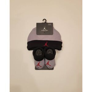 Nike Air Jordan Booties Hat Set Size Newborn Size Grey/Black